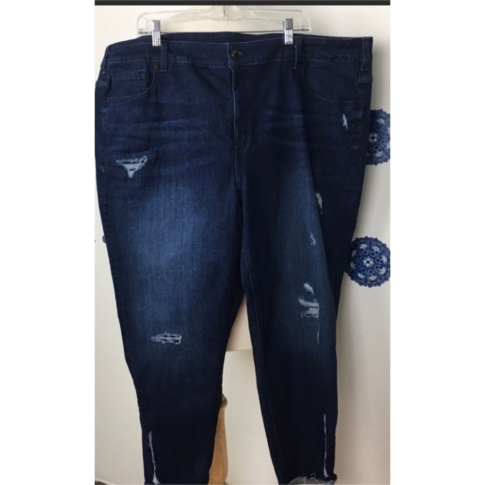 Lane Bryant plus size distressed blue jeans 28